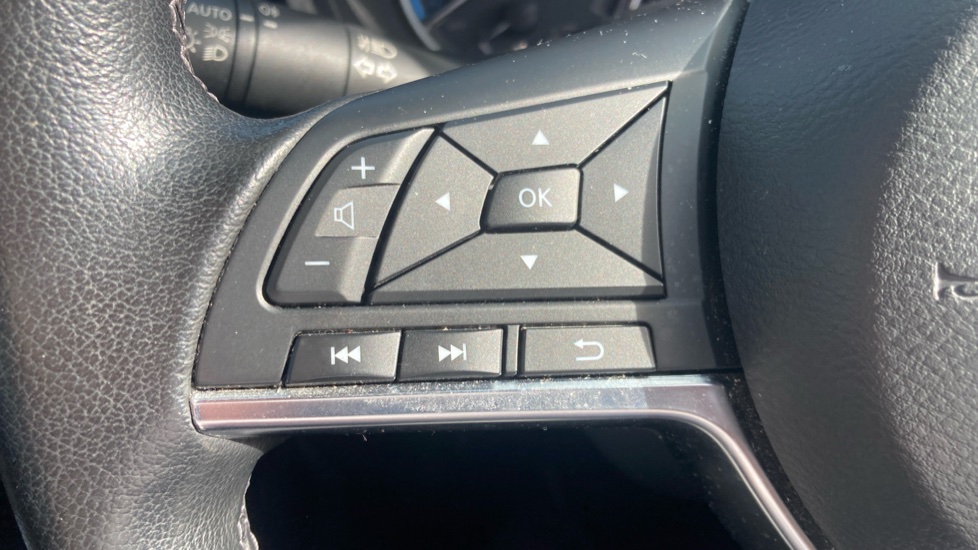 Nissan Juke 1.6 Hybrid N-Connecta 5dr Auto Hybrid Hatchback - Image 30