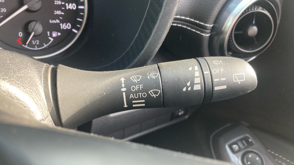 Nissan Juke 1.6 Hybrid N-Connecta 5dr Auto Hybrid Hatchback - Image 33