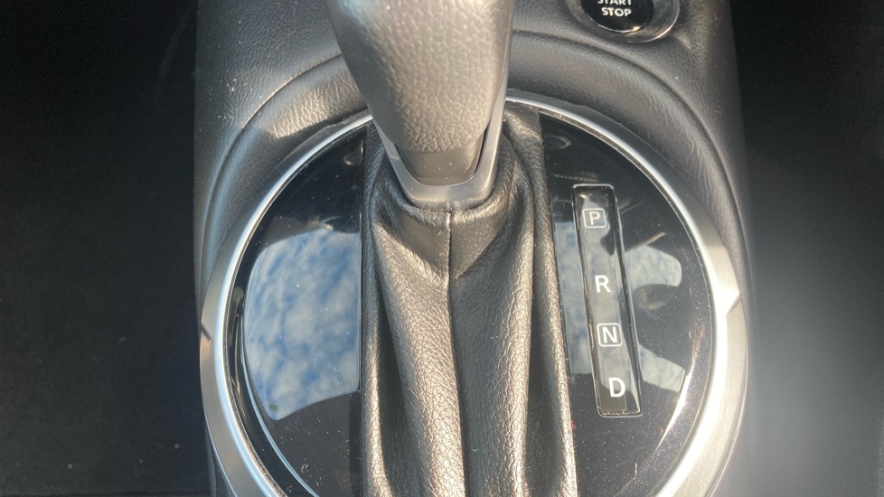 Nissan Juke 1.6 Hybrid N-Connecta 5dr Auto Hybrid Hatchback - Image 35