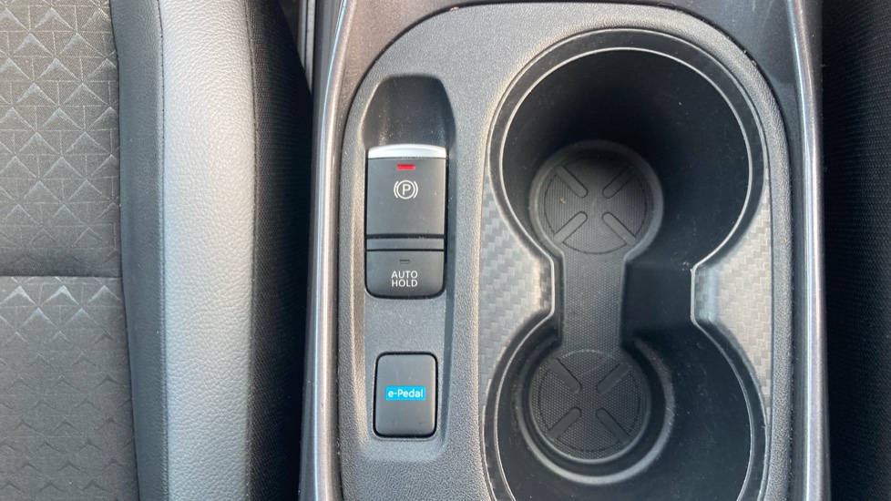 Nissan Juke 1.6 Hybrid N-Connecta 5dr Auto Hybrid Hatchback - Image 36