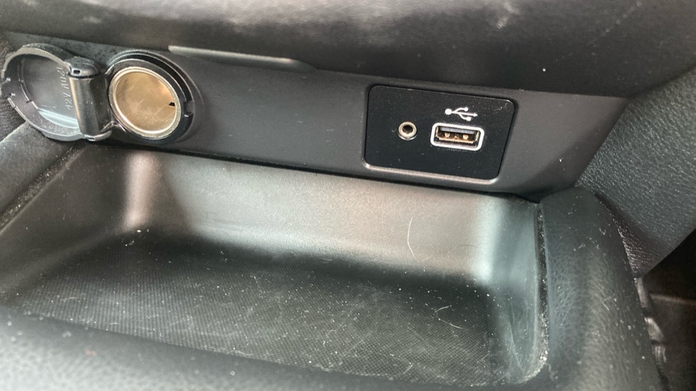 Nissan Juke 1.6 Hybrid N-Connecta 5dr Auto Hybrid Hatchback - Image 41