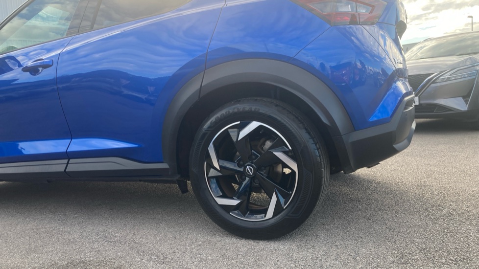 Nissan Juke 1.6 Hybrid N-Connecta 5dr Auto Hybrid Hatchback - Image 7