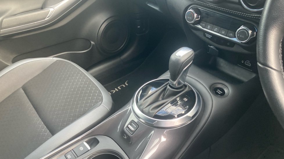 Nissan Juke 1.6 Hybrid N-Connecta 5dr Auto Hybrid Hatchback - Image 14