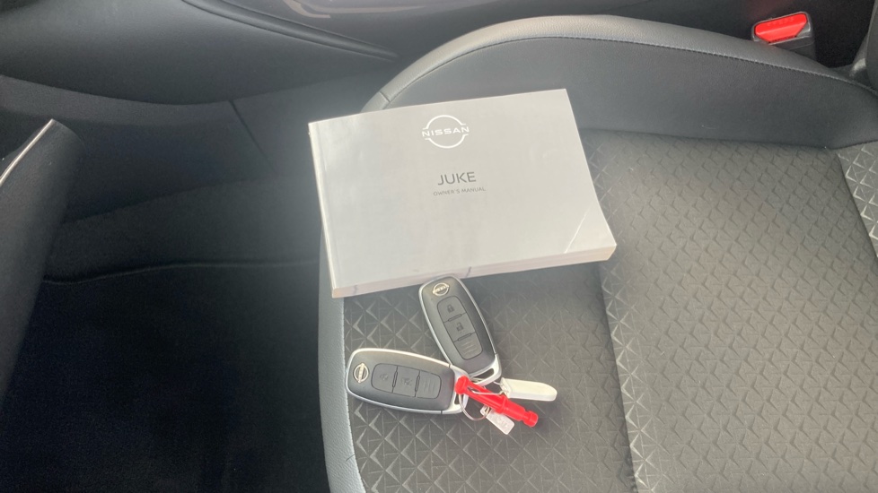 Nissan Juke 1.6 Hybrid N-Connecta 5dr Auto Hybrid Hatchback - Image 19