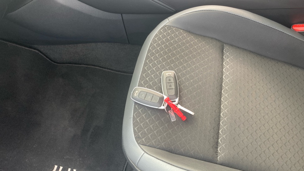 Nissan Juke 1.6 Hybrid N-Connecta 5dr Auto Hybrid Hatchback - Image 20
