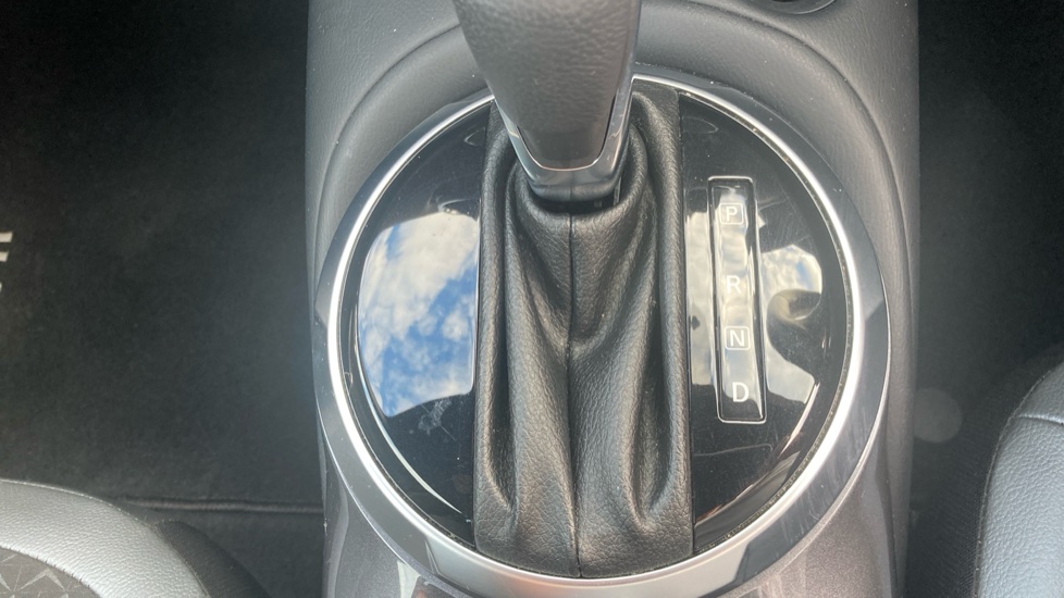 Nissan Juke 1.6 Hybrid N-Connecta 5dr Auto Hybrid Hatchback - Image 34