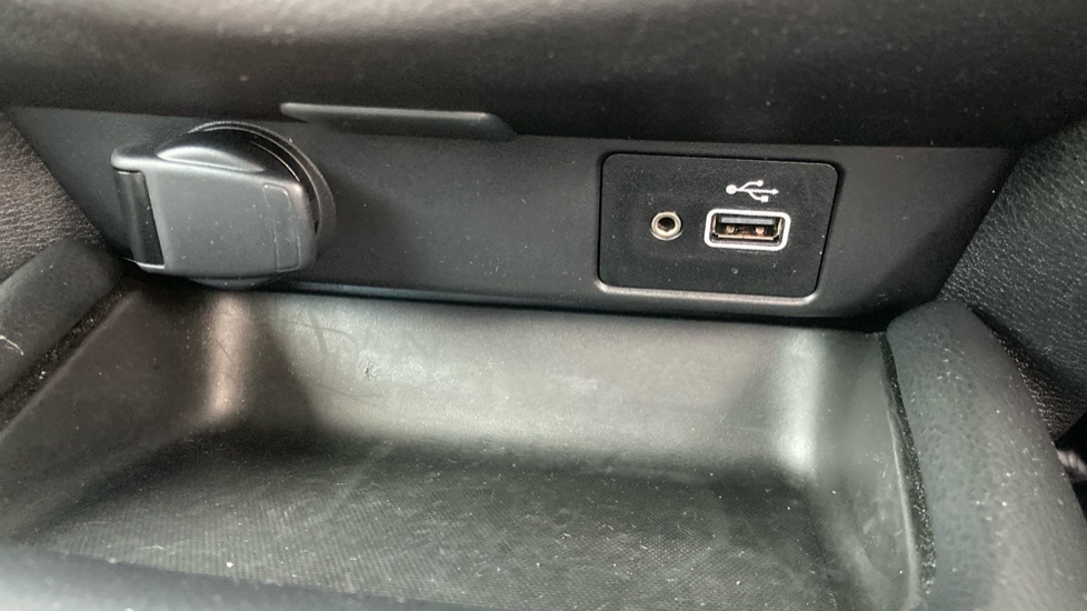 Nissan Juke 1.6 Hybrid N-Connecta 5dr Auto Hybrid Hatchback - Image 36