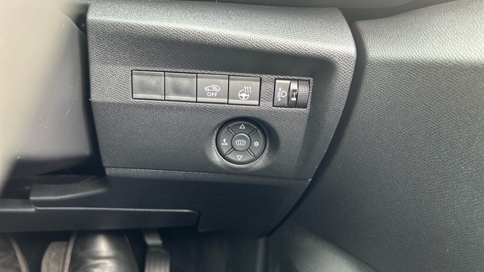 Citroen C4 100kW E-series 50kWh 5dr Auto Electric Hatchback - Image 32