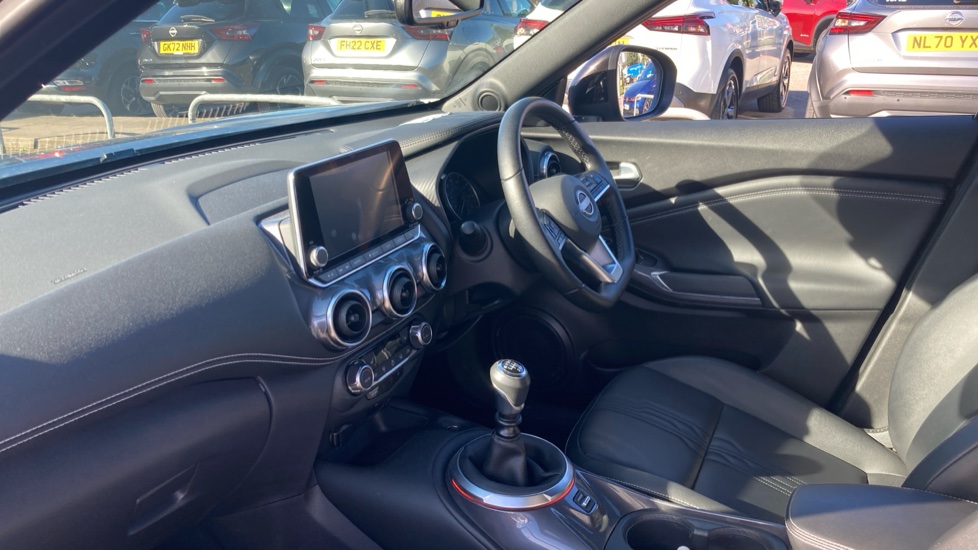Nissan Juke 1.0 DiG-T 114 Tekna 5dr Petrol Hatchback - Image 9