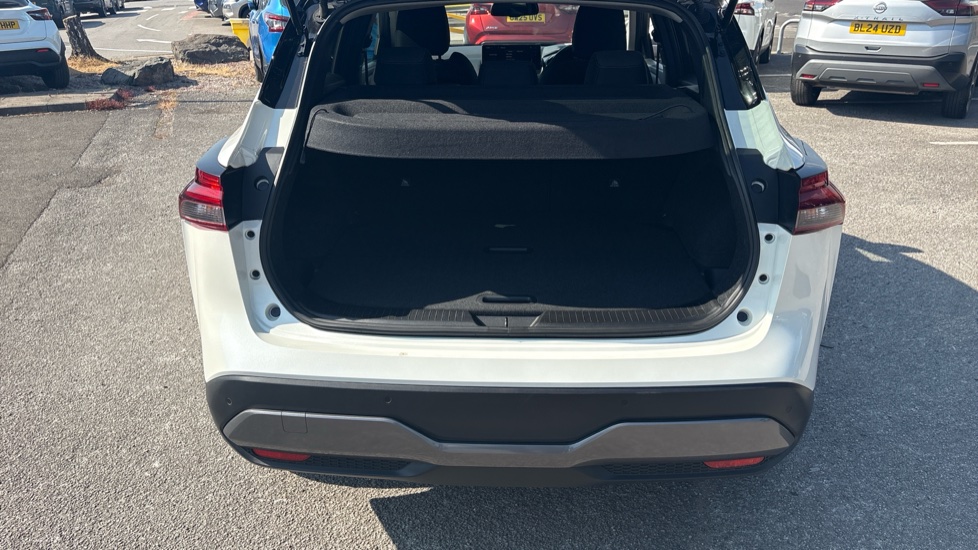 Nissan Qashqai 1.5 E-Power Kuro Edition 5dr Auto Hybrid Hatchback - Image 4
