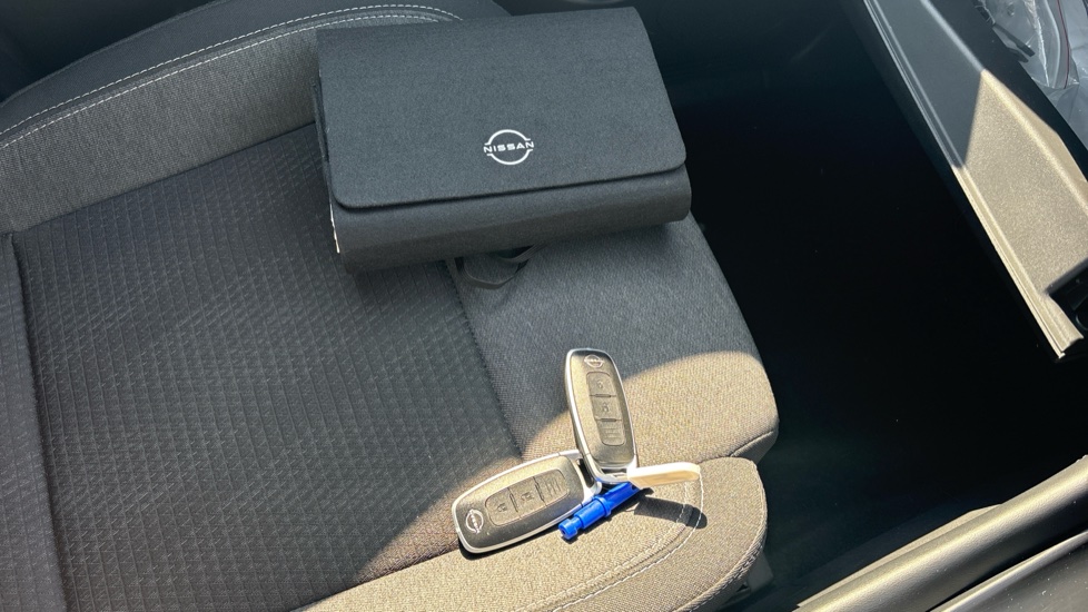 Nissan Qashqai 1.5 E-Power Kuro Edition 5dr Auto Hybrid Hatchback - Image 19