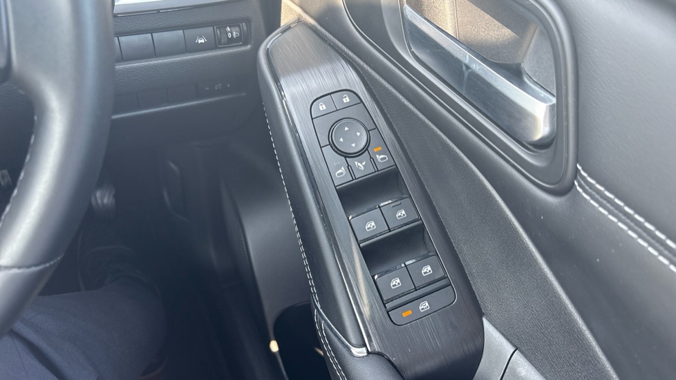Nissan Qashqai 1.5 E-Power Kuro Edition 5dr Auto Hybrid Hatchback - Image 24