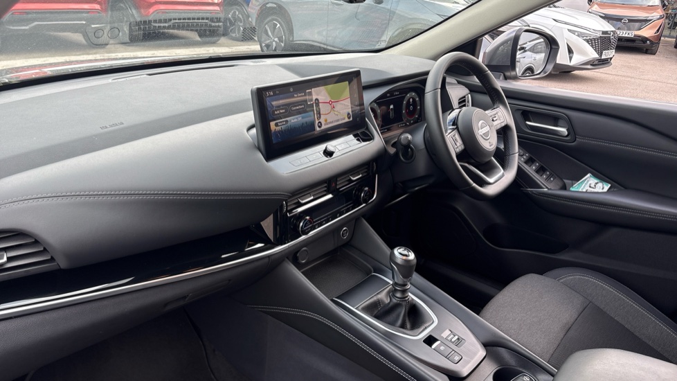 Nissan Qashqai 1.3 DiG-T MH N-Connecta 5dr Petrol Hatchback - Image 9