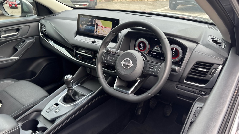 Nissan Qashqai 1.3 DiG-T MH N-Connecta 5dr Petrol Hatchback - Image 11