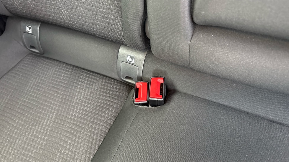 Nissan Qashqai 1.3 DiG-T MH N-Connecta 5dr Petrol Hatchback - Image 17