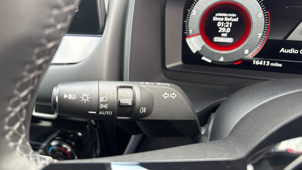 Nissan Qashqai 1.3 DiG-T MH N-Connecta 5dr Petrol Hatchback - Image 24