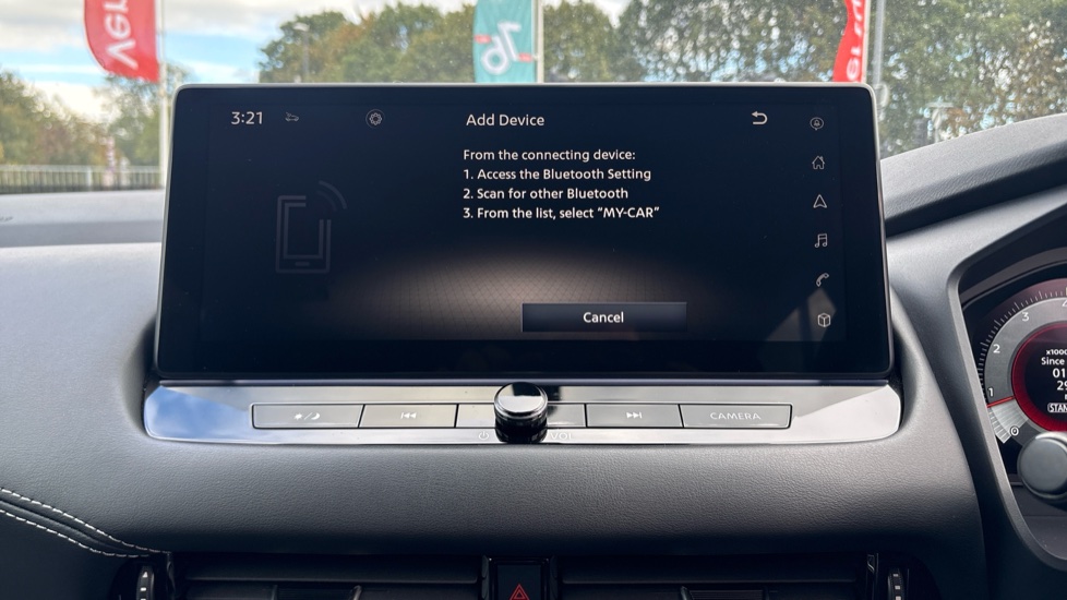 Nissan Qashqai 1.3 DiG-T MH N-Connecta 5dr Petrol Hatchback - Image 32