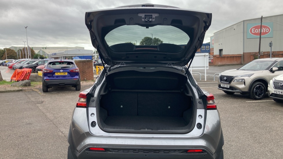 Nissan Juke 1.0 DiG-T 114 Tekna 5dr DCT Petrol Hatchback - Image 4