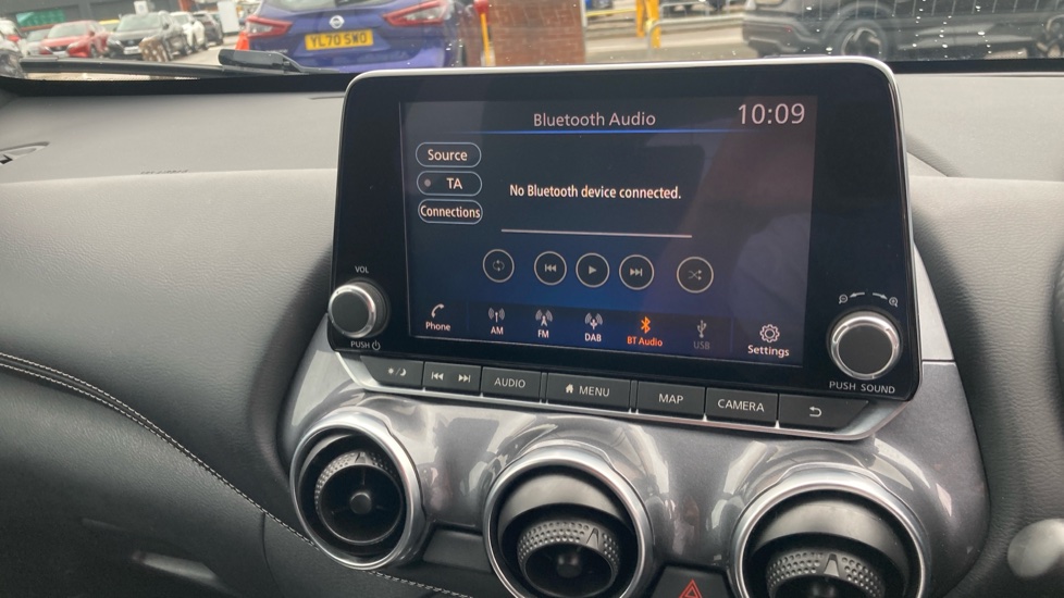 Nissan Juke 1.0 DiG-T 114 Tekna 5dr DCT Petrol Hatchback - Image 12