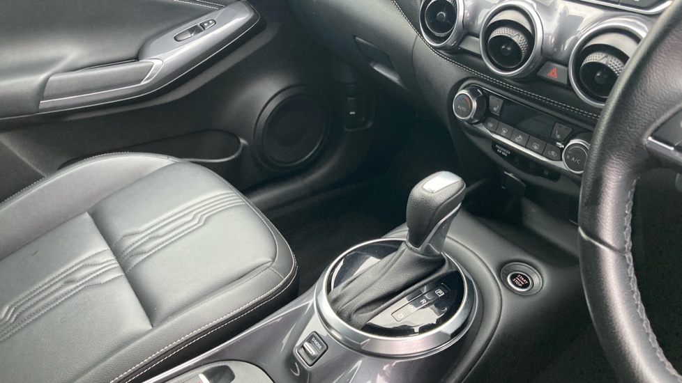 Nissan Juke 1.0 DiG-T 114 Tekna 5dr DCT Petrol Hatchback - Image 14