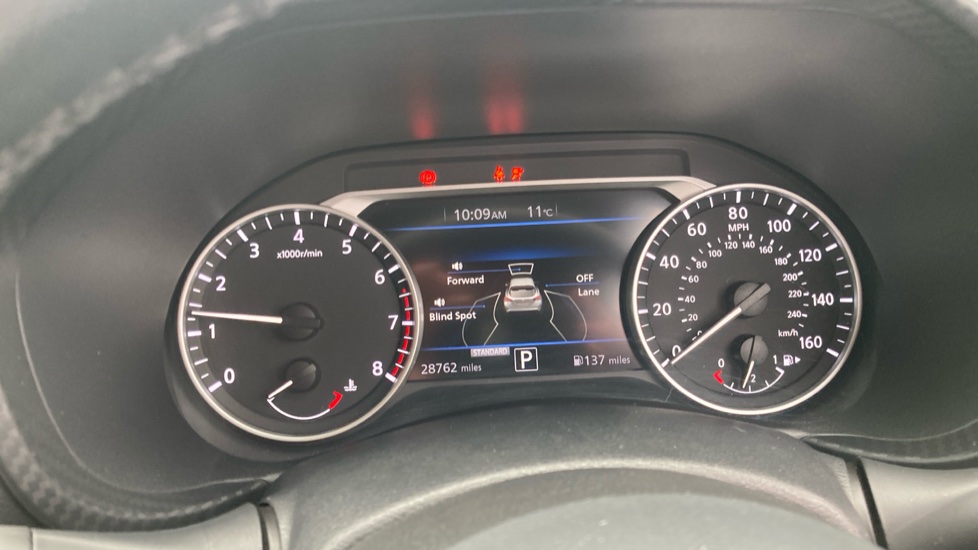 Nissan Juke 1.0 DiG-T 114 Tekna 5dr DCT Petrol Hatchback - Image 18