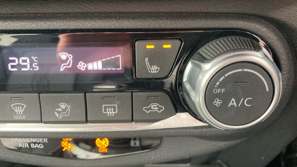 Nissan Juke 1.0 DiG-T 114 Tekna 5dr DCT Petrol Hatchback - Image 29