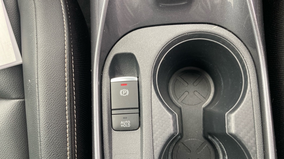 Nissan Juke 1.0 DiG-T 114 Tekna 5dr DCT Petrol Hatchback - Image 31