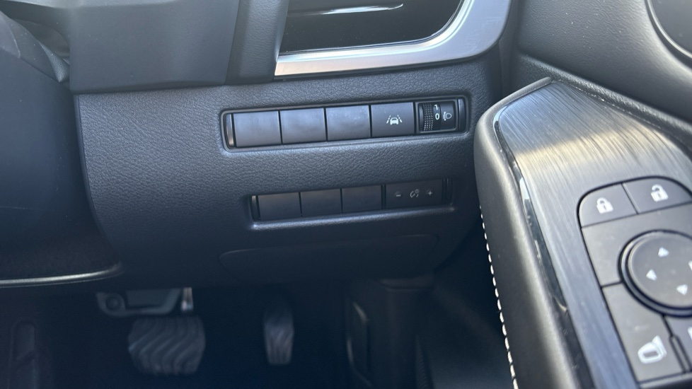 Nissan Qashqai 1.5 E-Power N-Connecta 5dr Auto Hybrid Hatchback - Image 43