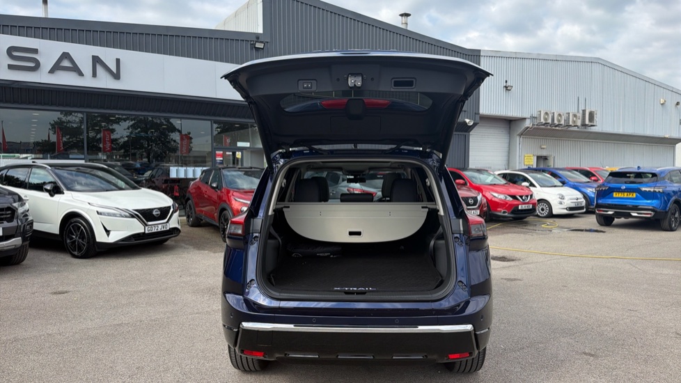 Nissan X-Trail 1.5 E-Power E-4orce 213 Tekna 5dr [7 Seat] Auto Hybrid Station Wagon - Image 4