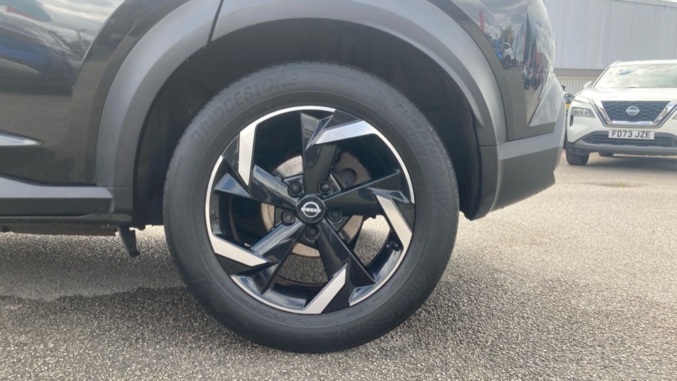 Nissan Juke 1.6 Hybrid N-Connecta 5dr Auto Hybrid Hatchback - Image 7