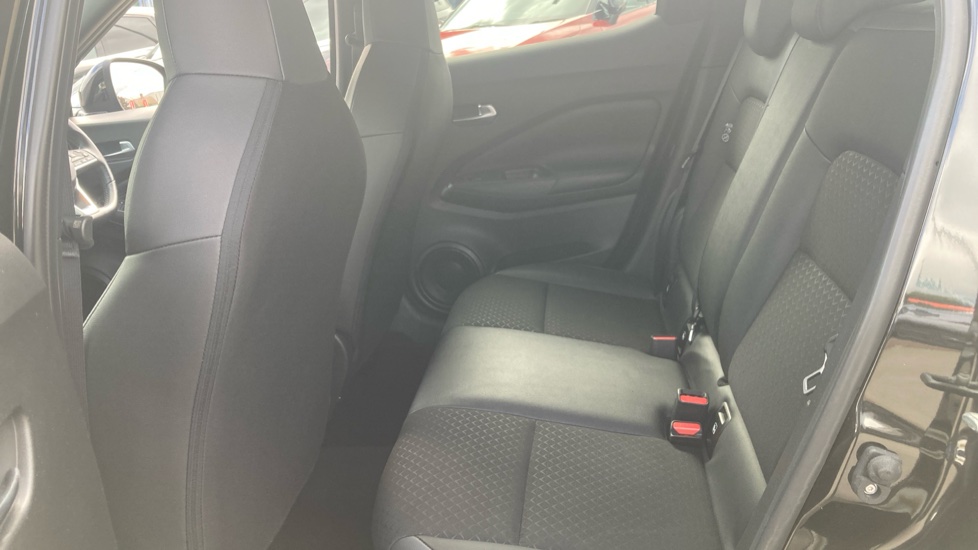 Nissan Juke 1.6 Hybrid N-Connecta 5dr Auto Hybrid Hatchback - Image 16
