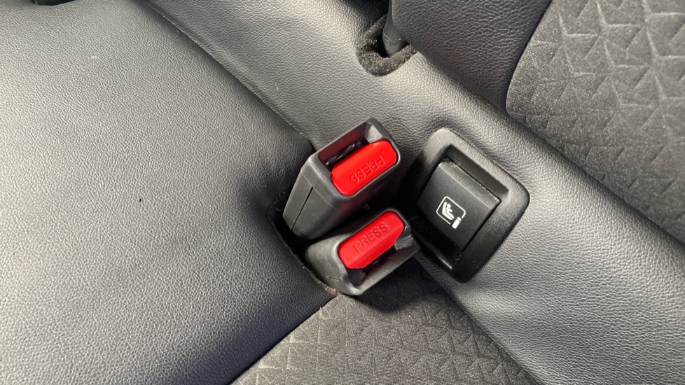 Nissan Juke 1.6 Hybrid N-Connecta 5dr Auto Hybrid Hatchback - Image 17