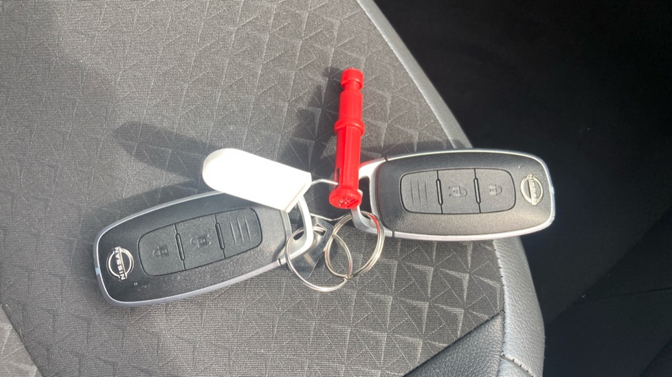 Nissan Juke 1.6 Hybrid N-Connecta 5dr Auto Hybrid Hatchback - Image 20