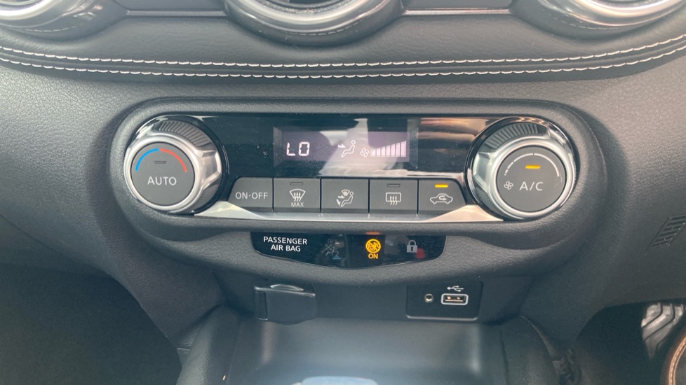 Nissan Juke 1.6 Hybrid N-Connecta 5dr Auto Hybrid Hatchback - Image 31