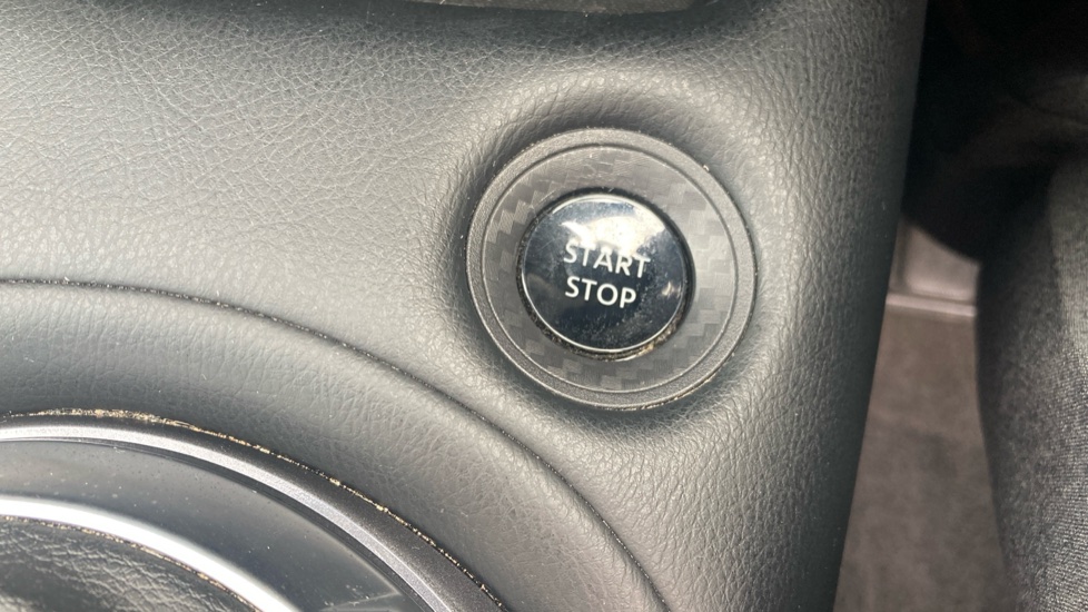 Nissan Juke 1.6 Hybrid N-Connecta 5dr Auto Hybrid Hatchback - Image 33