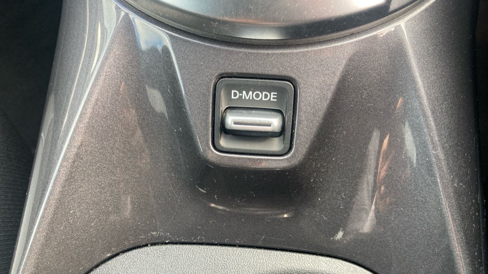 Nissan Juke 1.6 Hybrid N-Connecta 5dr Auto Hybrid Hatchback - Image 35