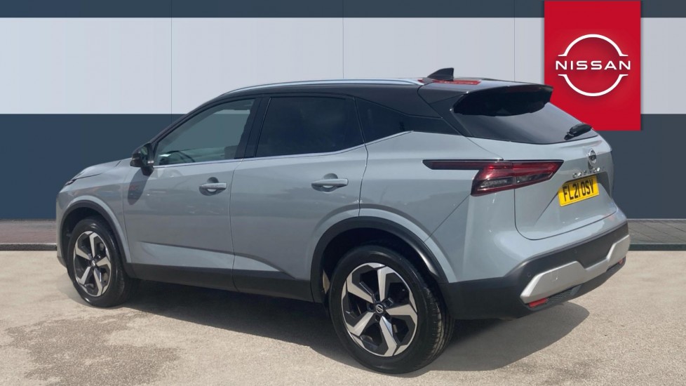 Nissan Qashqai 1.3 DiG-T MH Premiere Edition 5dr Petrol Hatchback - Image 2