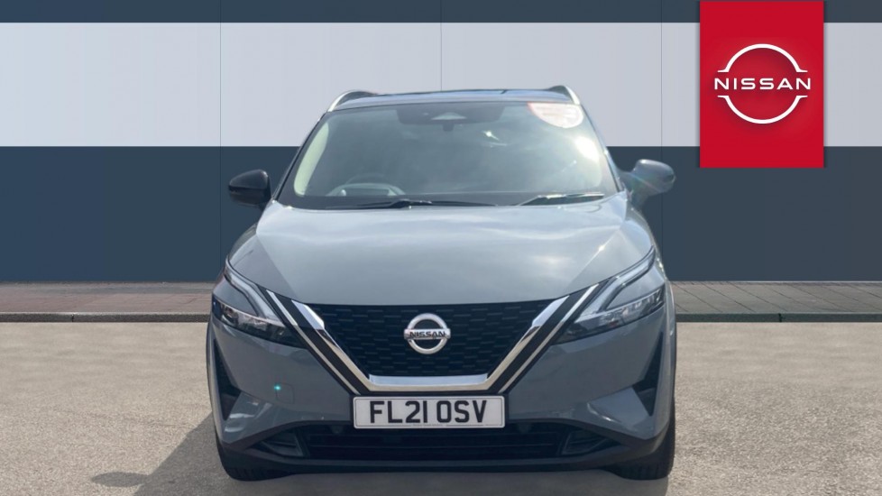 Nissan Qashqai 1.3 DiG-T MH Premiere Edition 5dr Petrol Hatchback - Image 3