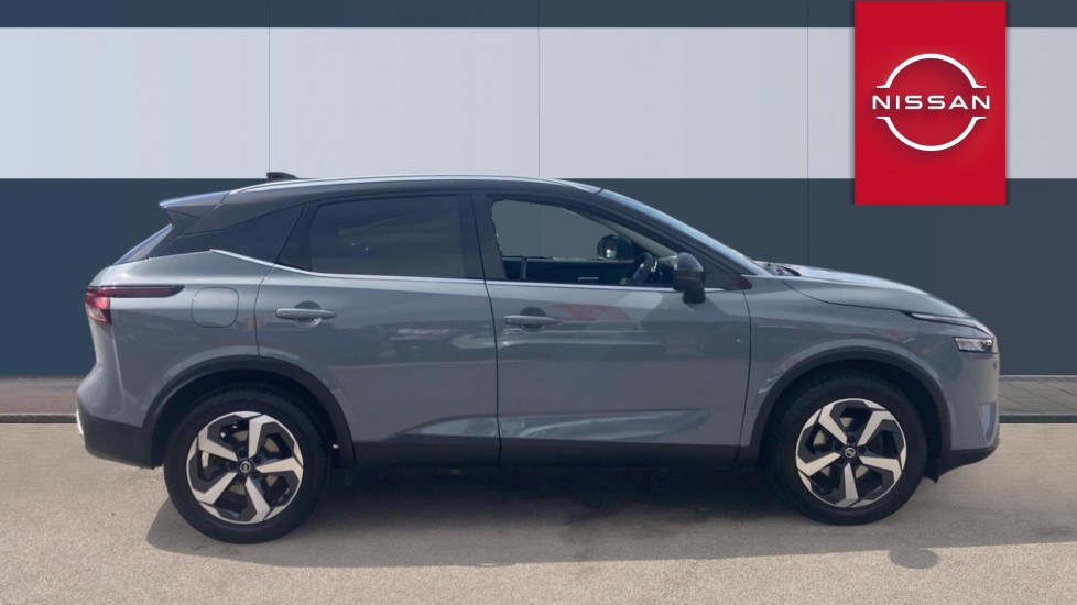 Nissan Qashqai 1.3 DiG-T MH Premiere Edition 5dr Petrol Hatchback - Image 5