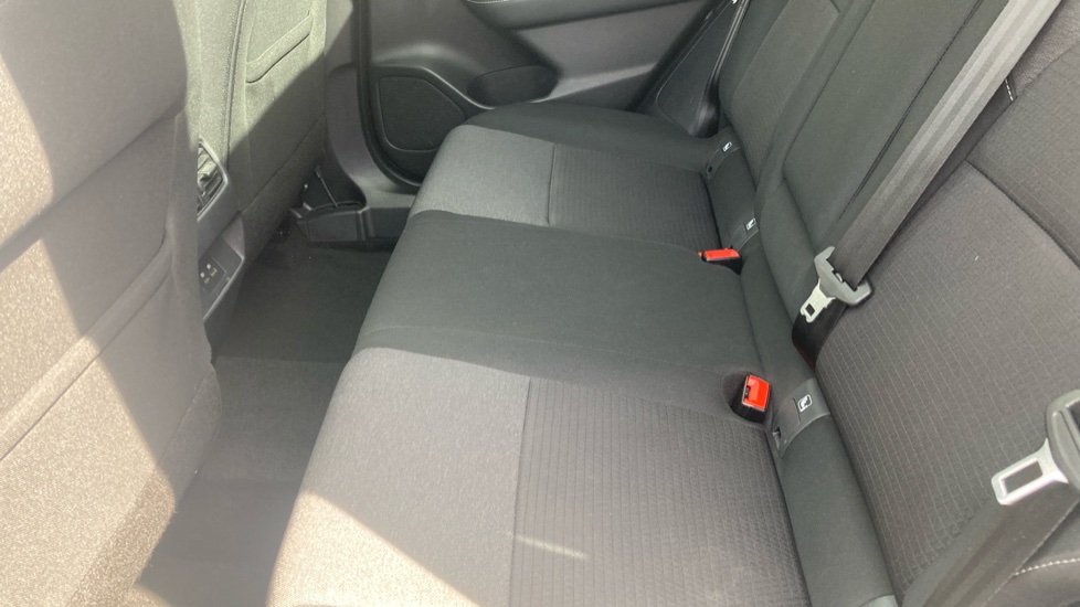 Nissan Qashqai 1.3 DiG-T MH Premiere Edition 5dr Petrol Hatchback - Image 16