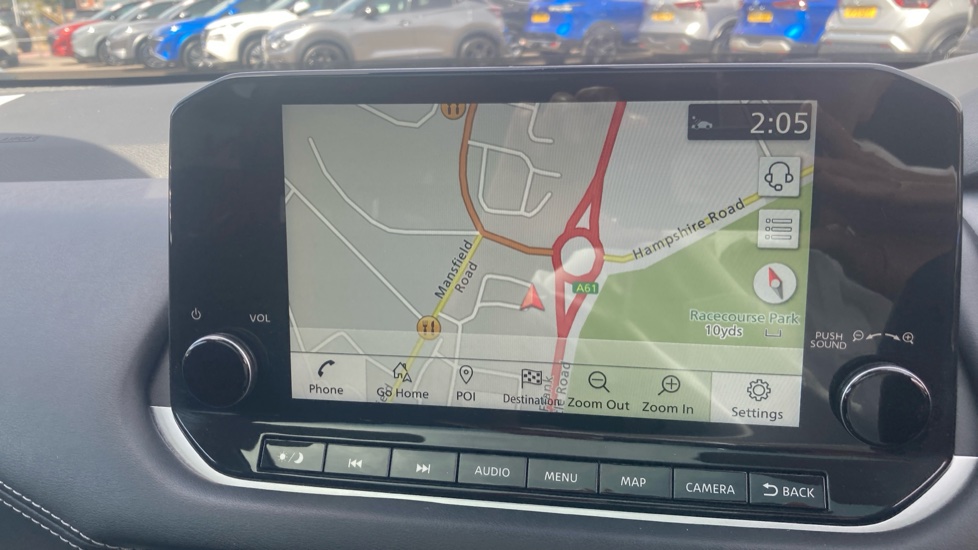 Nissan Qashqai 1.3 DiG-T MH Premiere Edition 5dr Petrol Hatchback - Image 37