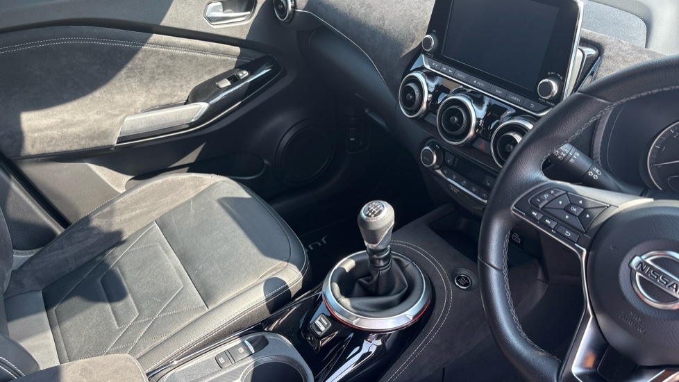 Nissan Juke 1.0 DiG-T 114 Tekna+ 5dr Petrol Hatchback - Image 14