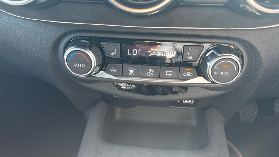Nissan Juke 1.0 DiG-T 114 Tekna+ 5dr Petrol Hatchback - Image 25