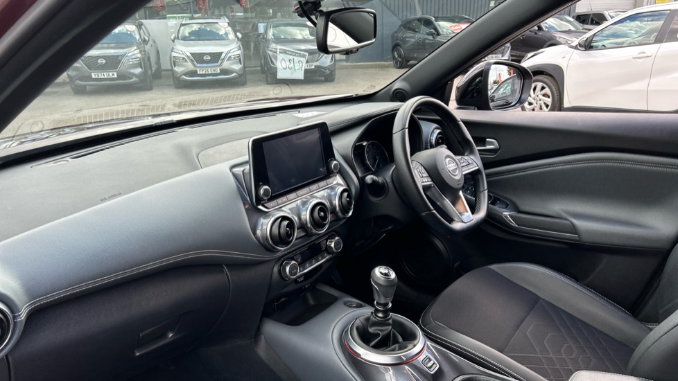 Nissan Juke 1.0 DiG-T 114 Tekna 5dr Petrol Hatchback - Image 9