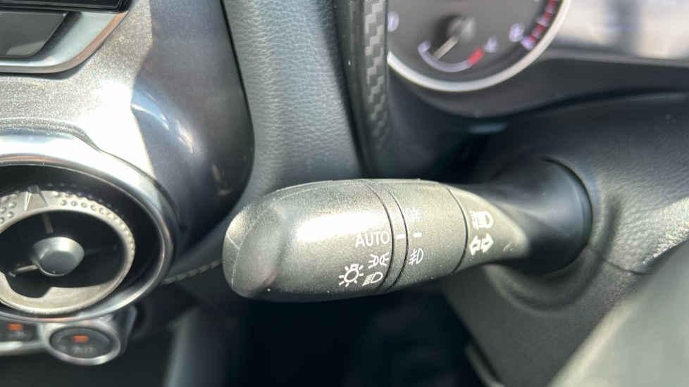 Nissan Juke 1.0 DiG-T 114 Tekna 5dr Petrol Hatchback - Image 31