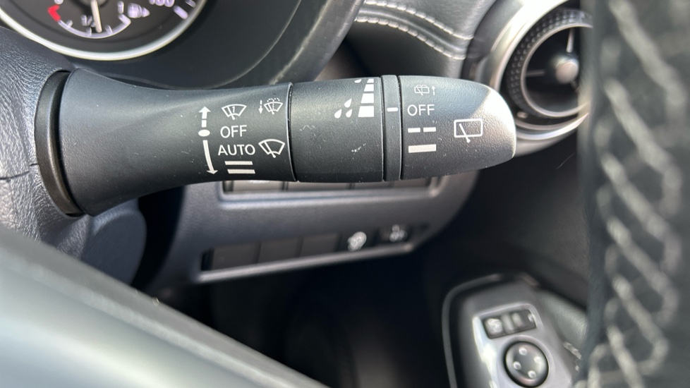 Nissan Juke 1.0 DiG-T 114 Tekna 5dr Petrol Hatchback - Image 32