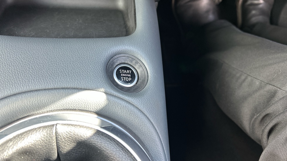 Nissan Juke 1.0 DiG-T 114 Tekna 5dr Petrol Hatchback - Image 36