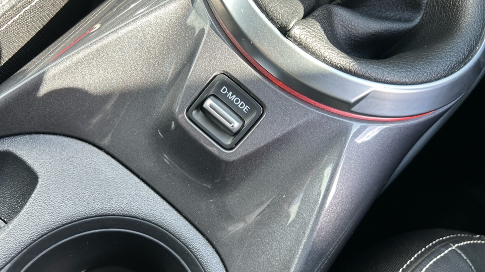 Nissan Juke 1.0 DiG-T 114 Tekna 5dr Petrol Hatchback - Image 37