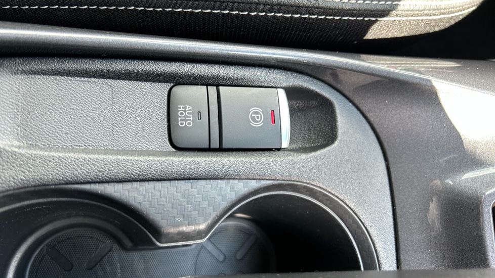 Nissan Juke 1.0 DiG-T 114 Tekna 5dr Petrol Hatchback - Image 38