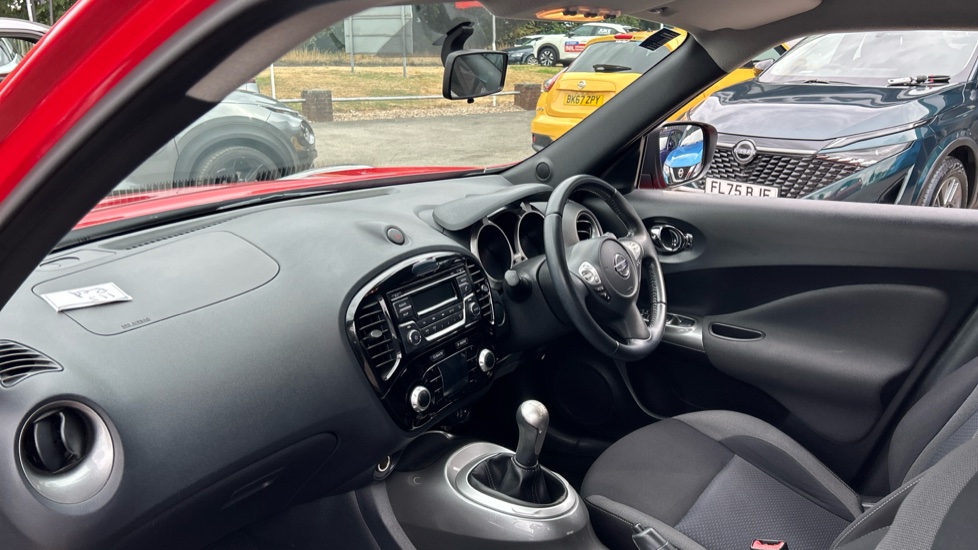 Nissan Juke 1.6 [112] Acenta 5dr Petrol Hatchback - Image 9